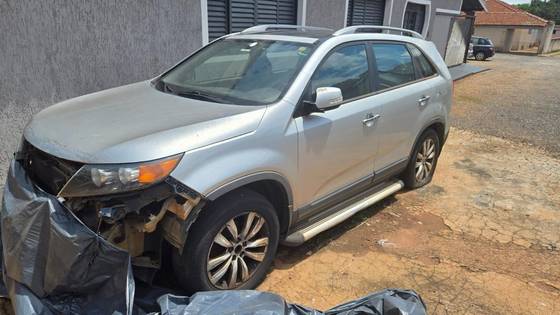 KIA SORENTO 3.5 V6 GASOLINA EX 7L AUTOMATICO KIA SORENTO 3.5 V6 GASOLINA EX 7L AUTOMATICO